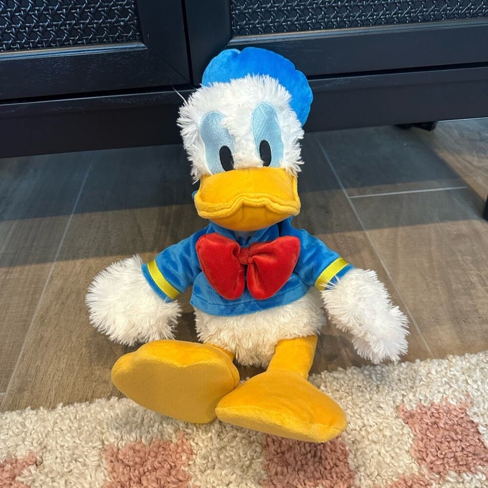 Disneyland Parks Donald Duck 16” Fuzzy Plush Stuffed Animal Authentic Disney Toy